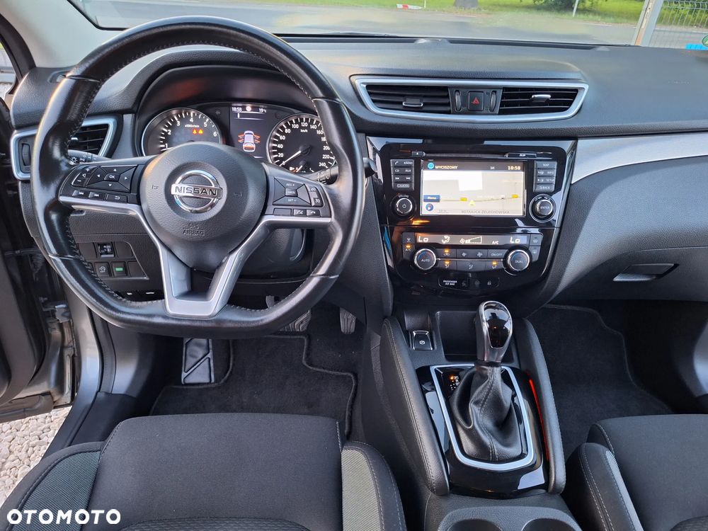 Nissan Qashqai 1.2 DIG-T N-Connecta Xtronic - 24
