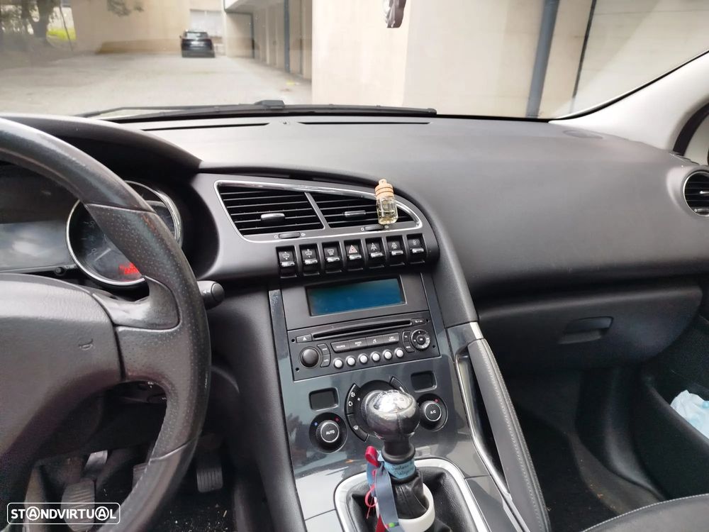 Peugeot 308 1.6 e-HDi Sportium CVM6 - 10