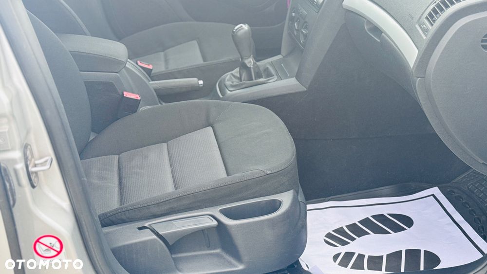 Skoda Octavia 1.6 Classic - 8