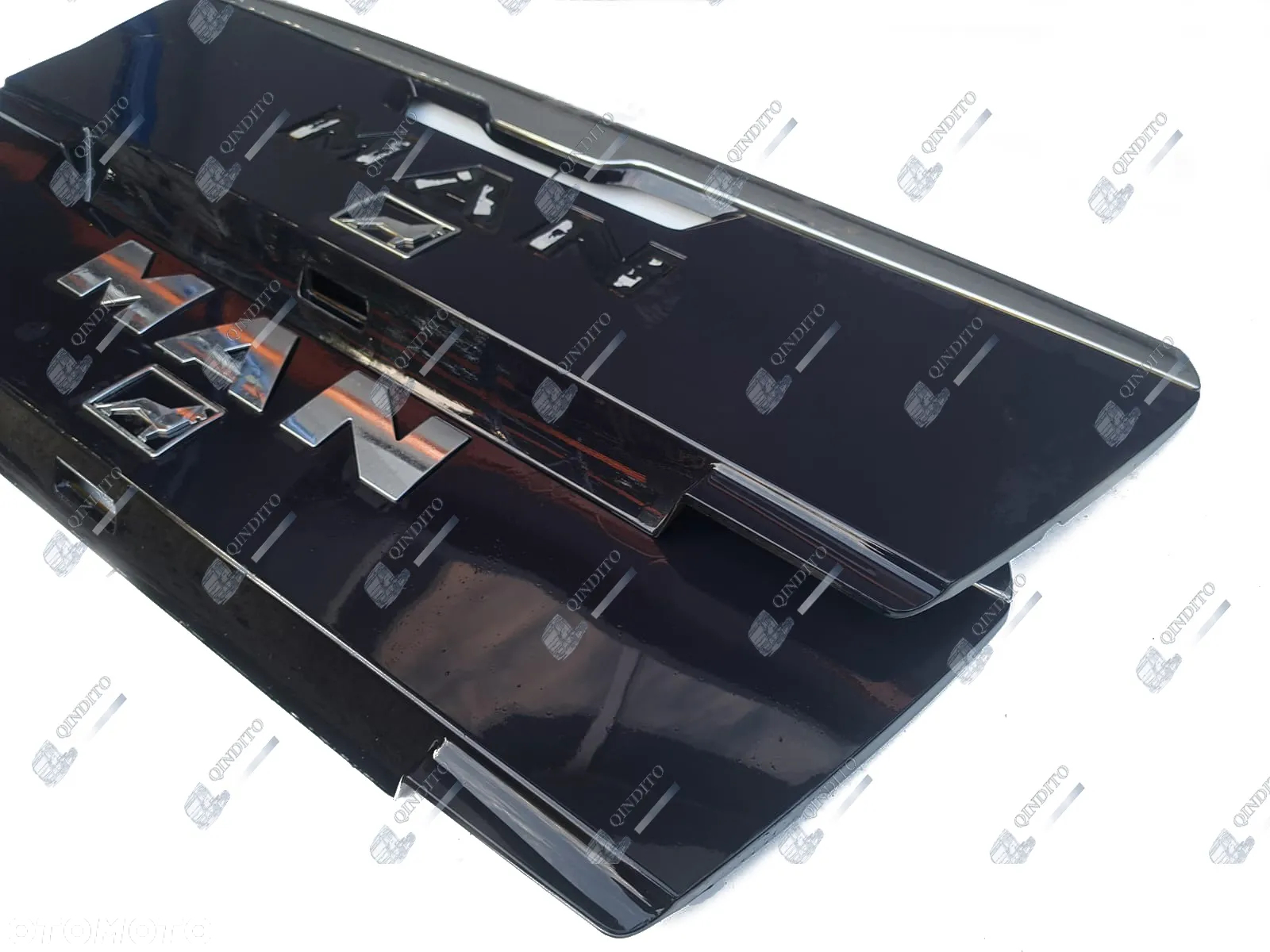 ATRAPA GRILL MAN TGX E5/E6  81611506065 - 3
