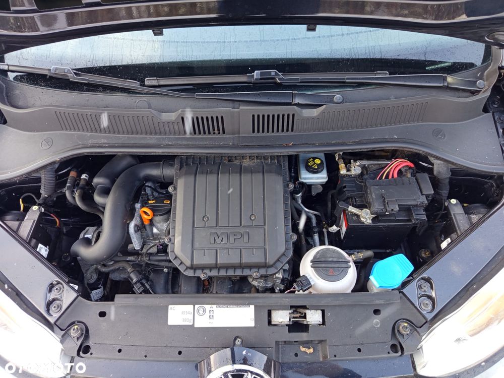 Volkswagen up! black - 11