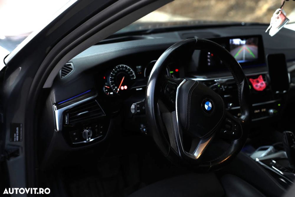 BMW Seria 5 520d Aut. Luxury Line - 11
