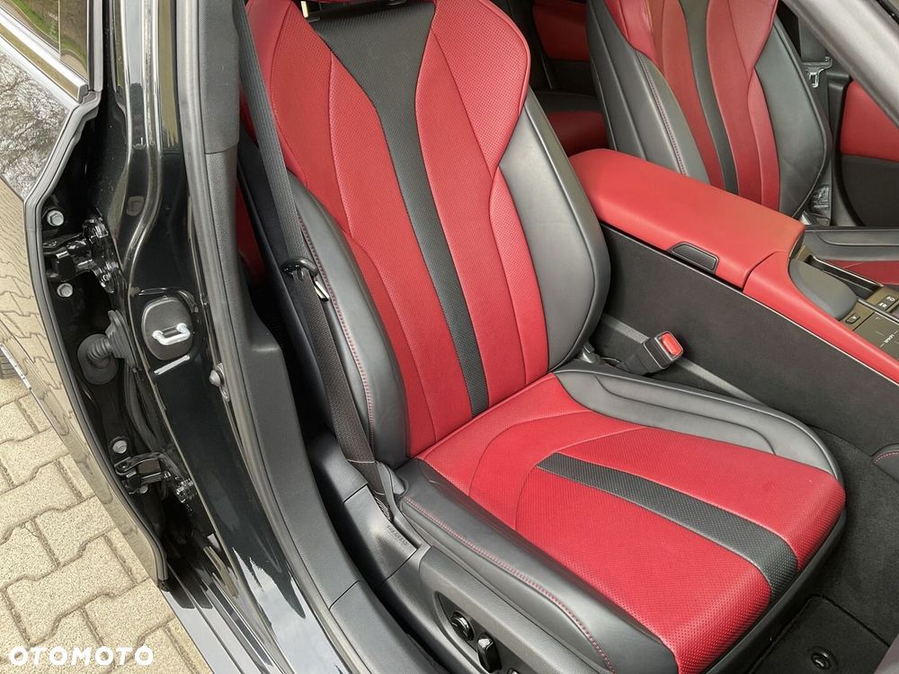 Lexus ES 300h F Sport Edition - 12