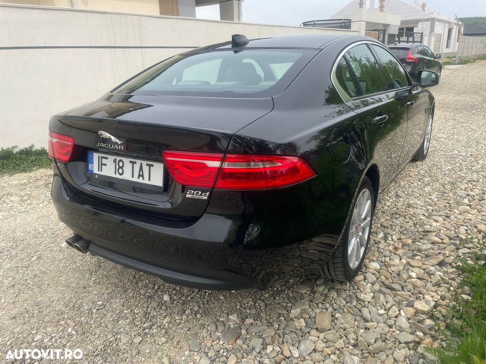 Jaguar XE 2.0 AWD Prestige - 4