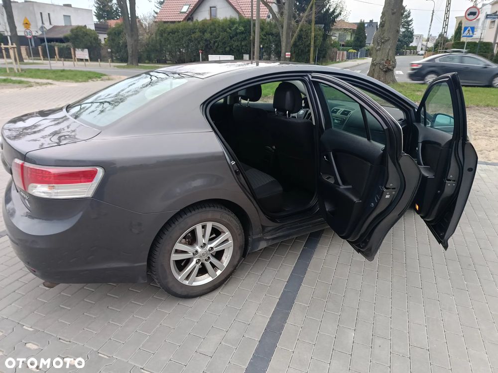 Toyota Avensis - 5