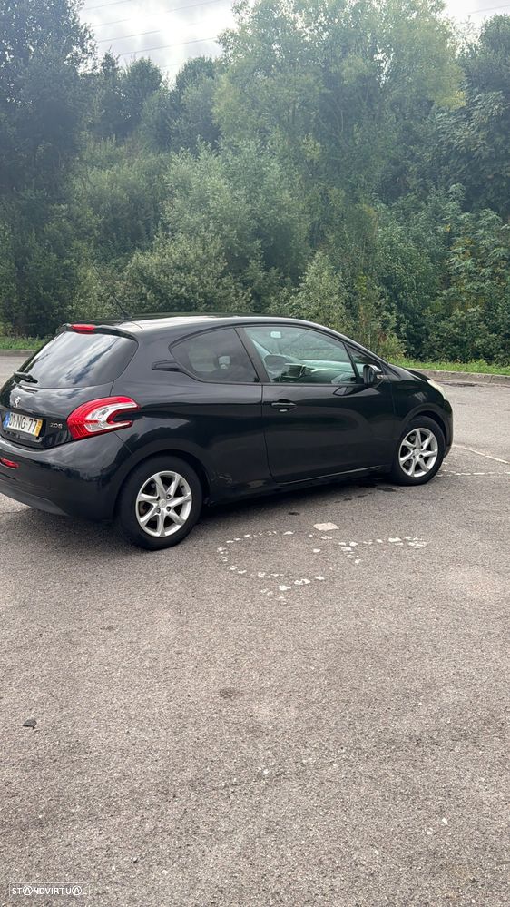 Peugeot 208 1.4 VTi Active - 4