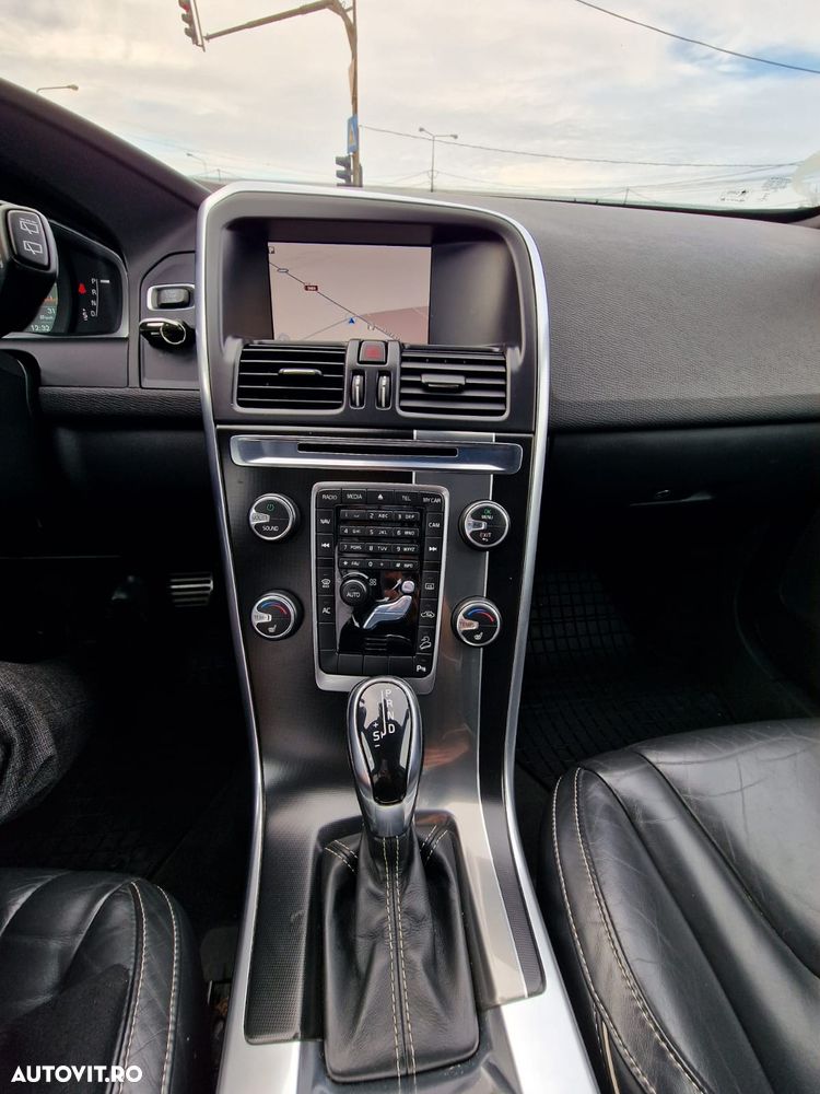 Volvo XC 60 D4 AWD Summum - 16