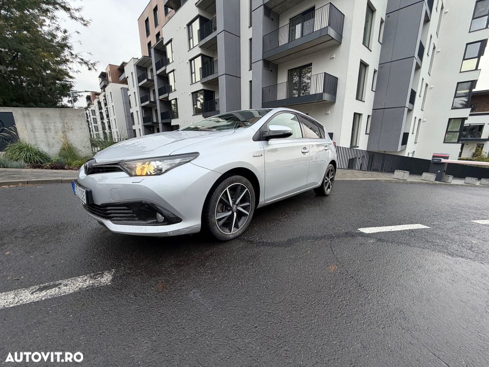 Toyota Auris 1.8 L VVT-i Luna - 2