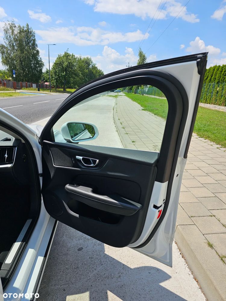 Volvo V60 D3 Momentum Pro - 12