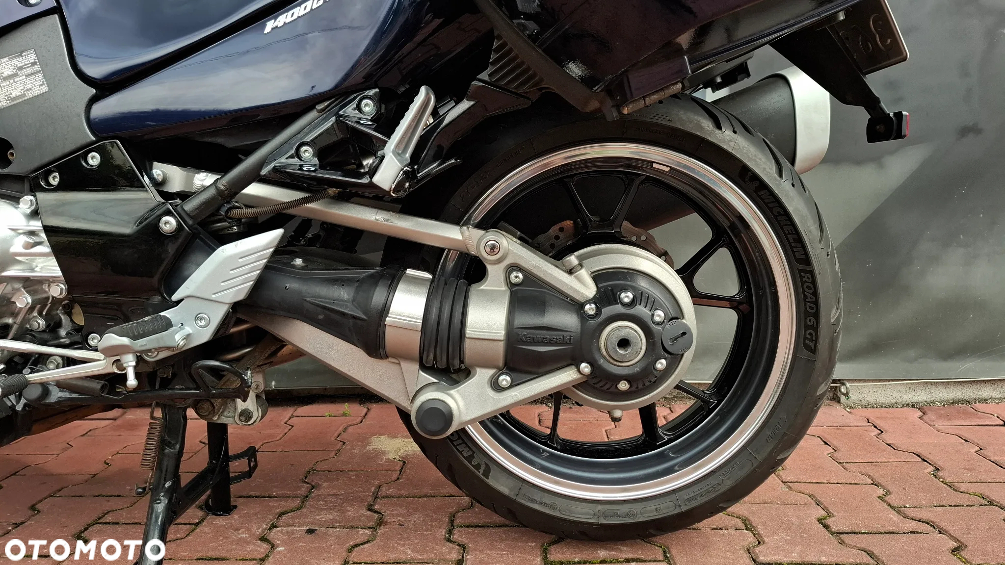 Kawasaki GTR - 10