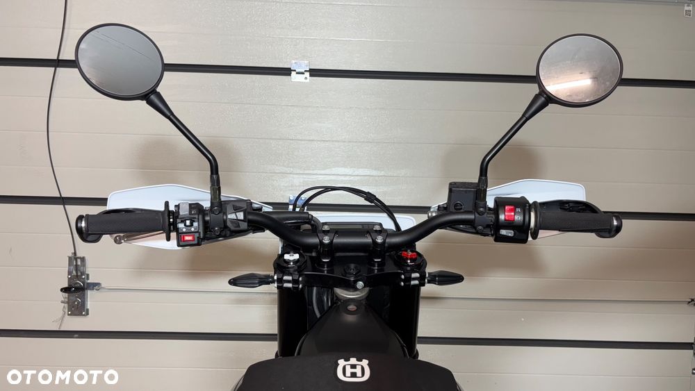 Husqvarna 701 - 24