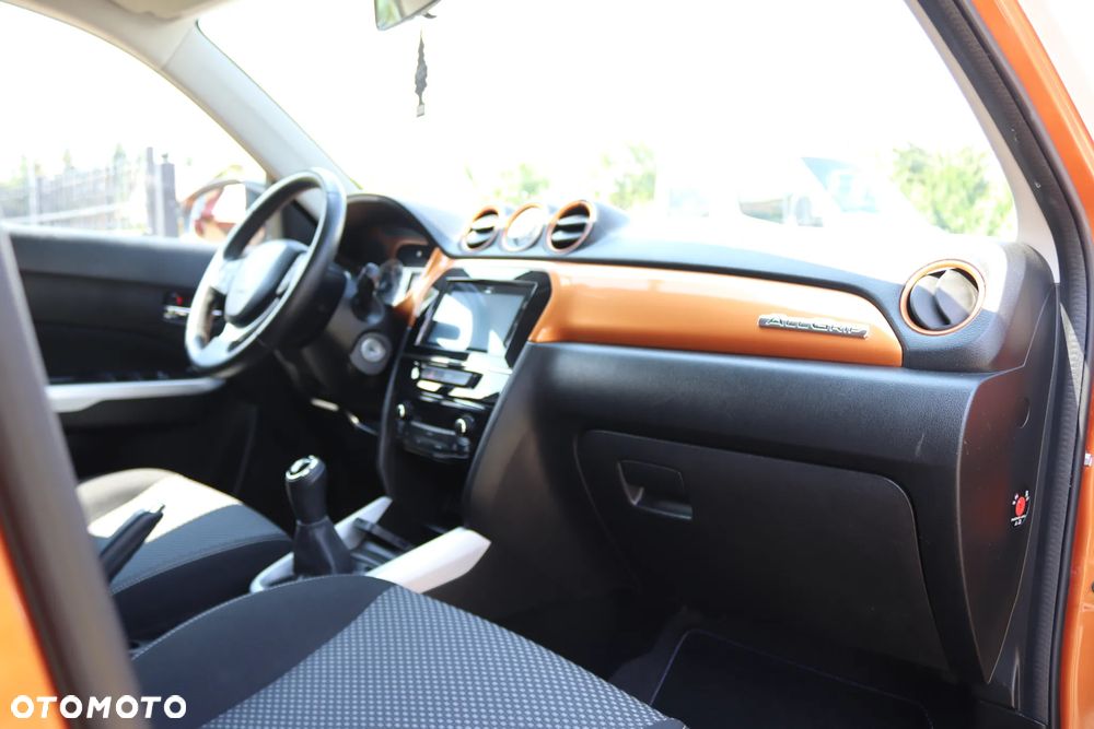 Suzuki Vitara 1.6 Premium 4WD - 27