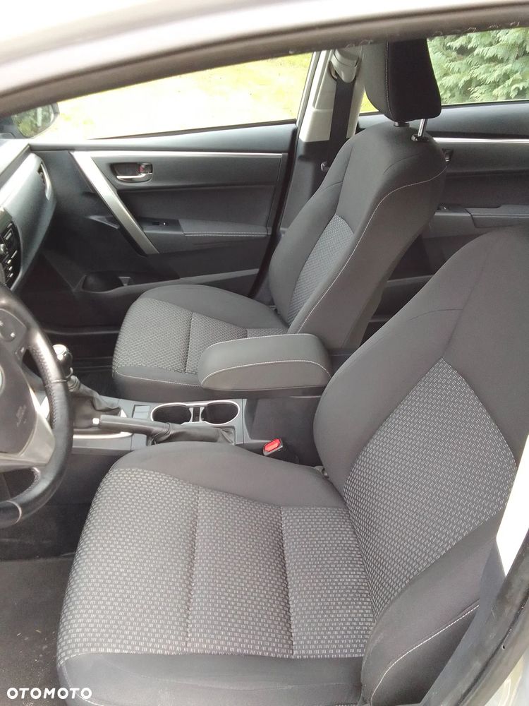 Toyota Corolla 1.6 Premium - 12