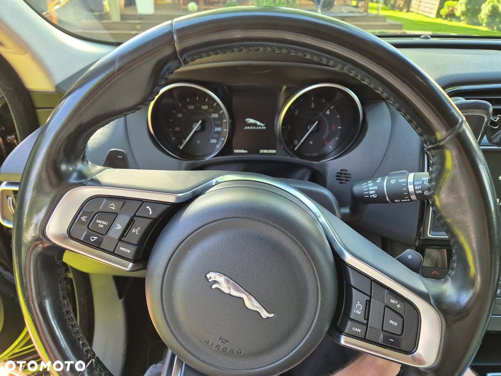 Jaguar F-Pace - 9