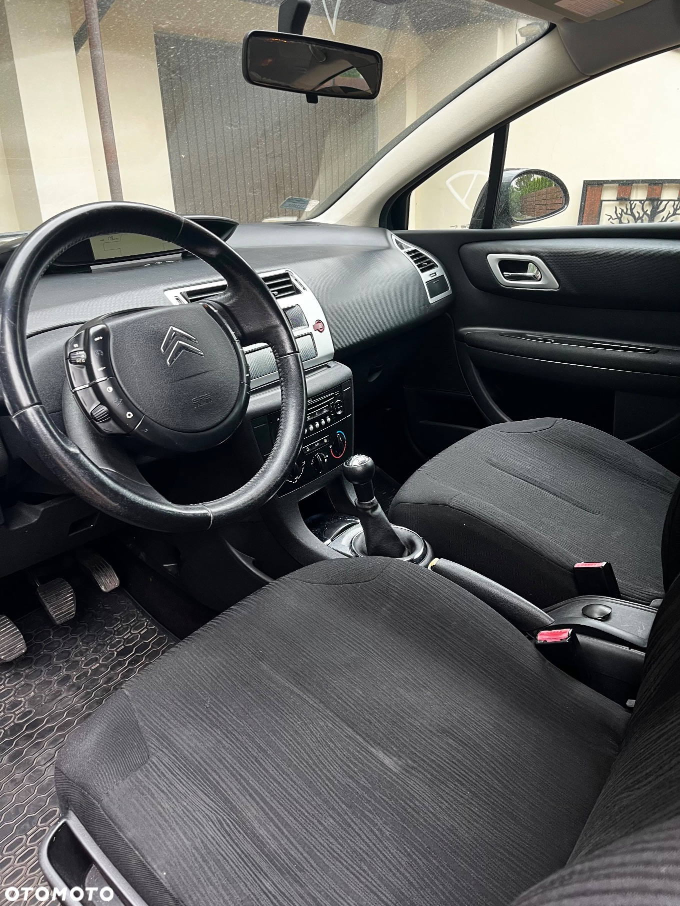 Citroën C4 Coupe 1.4 16V Advance - 7