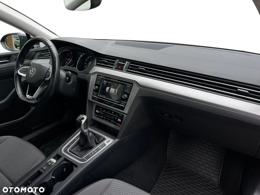 Volkswagen Passat 2.0 TDI EVO Essence - 32