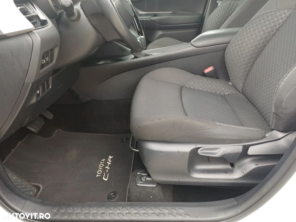 Toyota C-HR 1.8 HSD 122 CP 4x2 CVT C-enter - 12