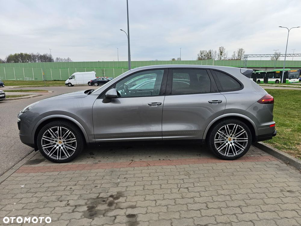 Porsche Cayenne S - 4