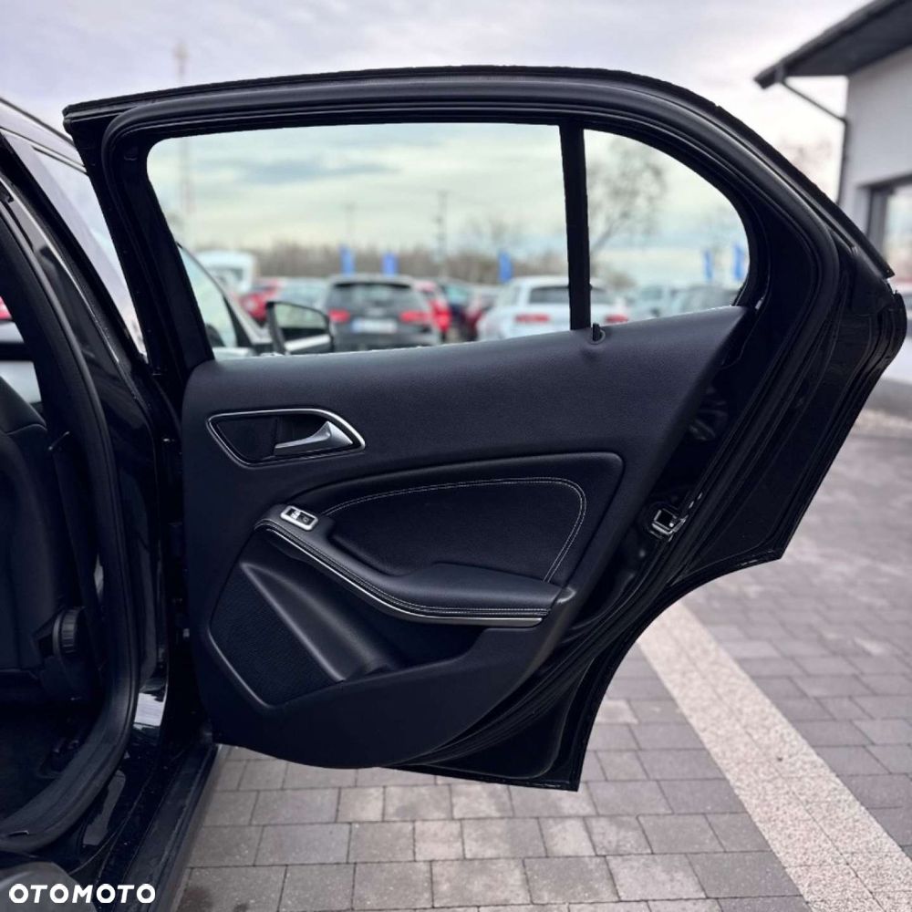 Mercedes-Benz GLA - 31