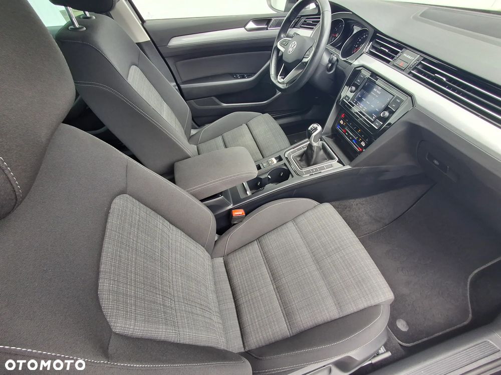 Volkswagen Passat 1.5 TSI EVO Business - 11