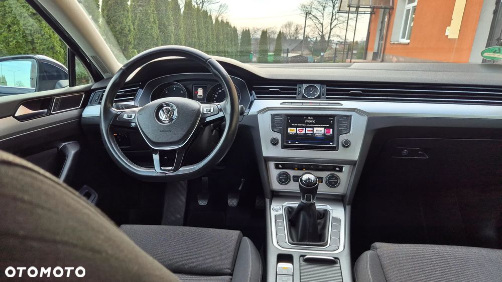 Volkswagen Passat - 10