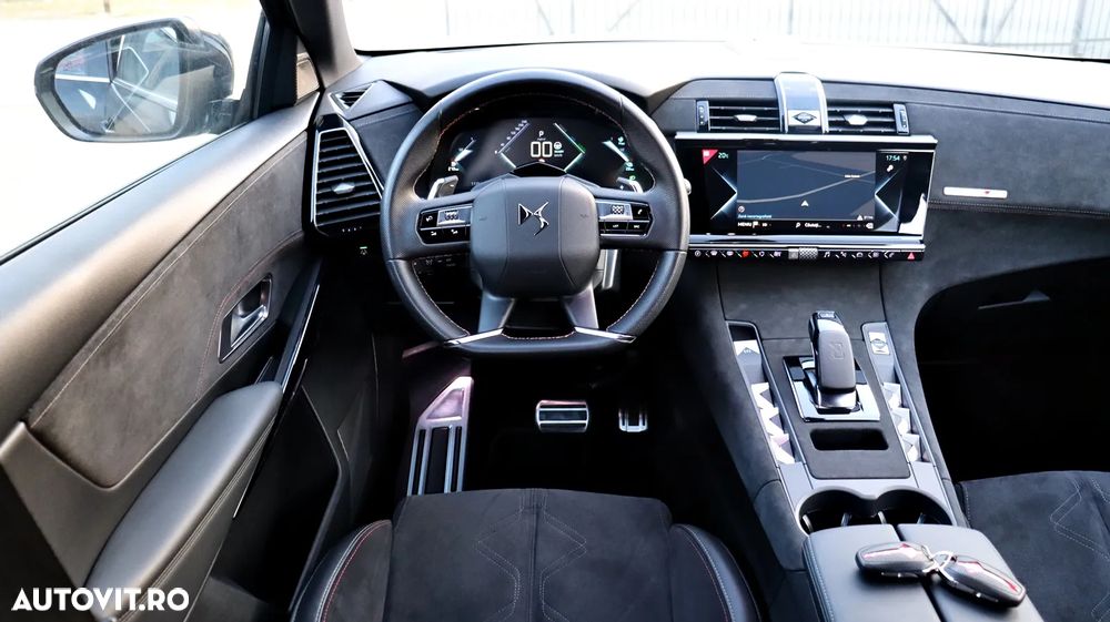DS Automobiles DS 7 Crossback 1.6 PHeV AWD 300 EAT8 PERFORMANCE LINE + - 19