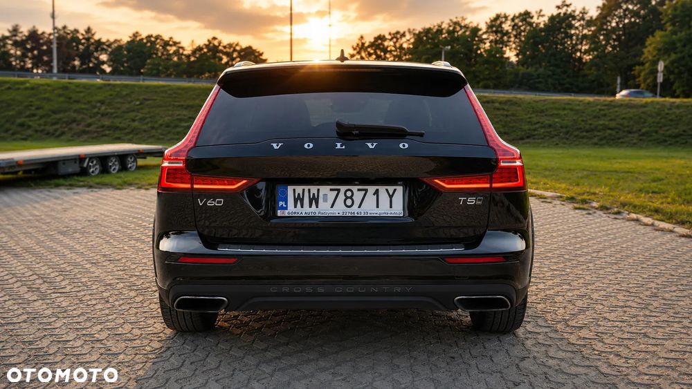 Volvo V60 T5 AWD Momentum Pro - 3