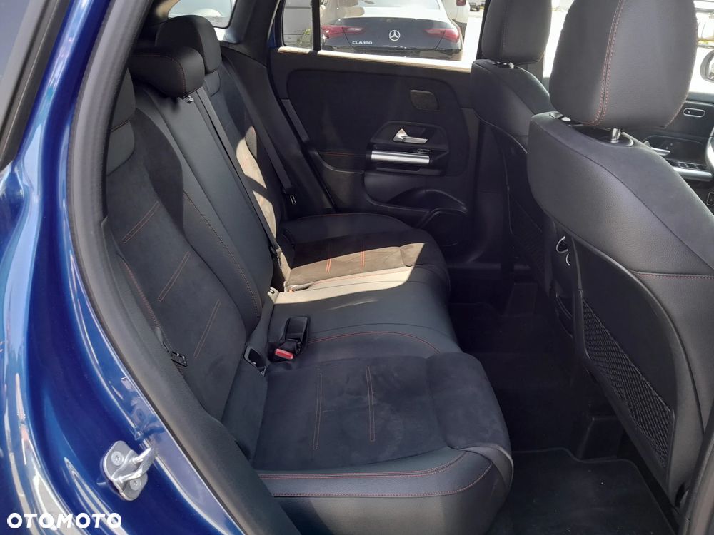 Mercedes-Benz GLA 200 AMG Line - 17