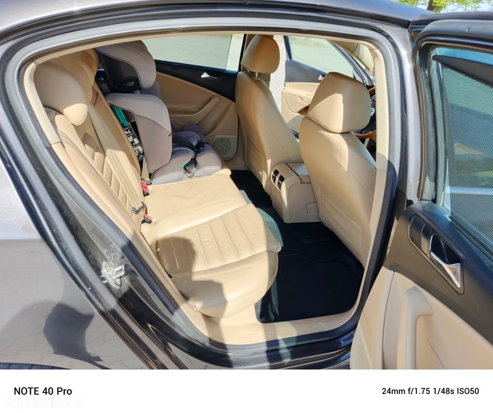 Volkswagen Passat 2.0 TDI DPF Sportline DSG - 16