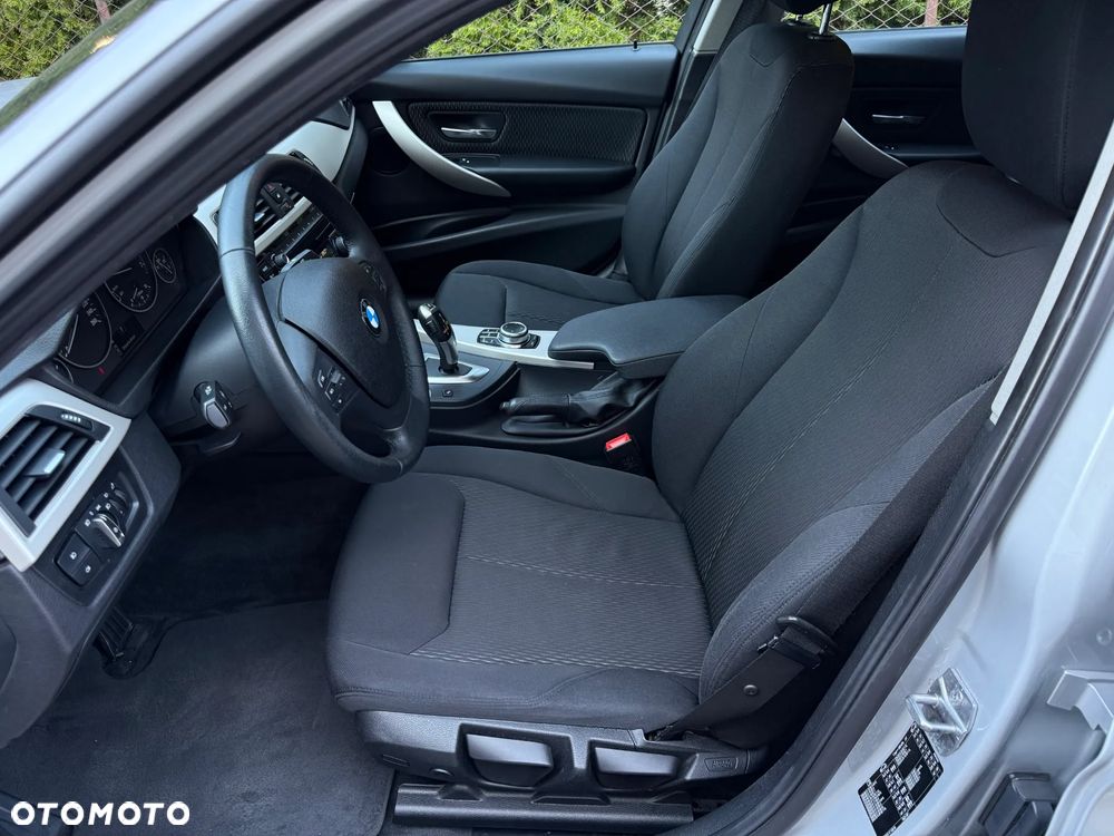 BMW Seria 3 318i Advantage - 20