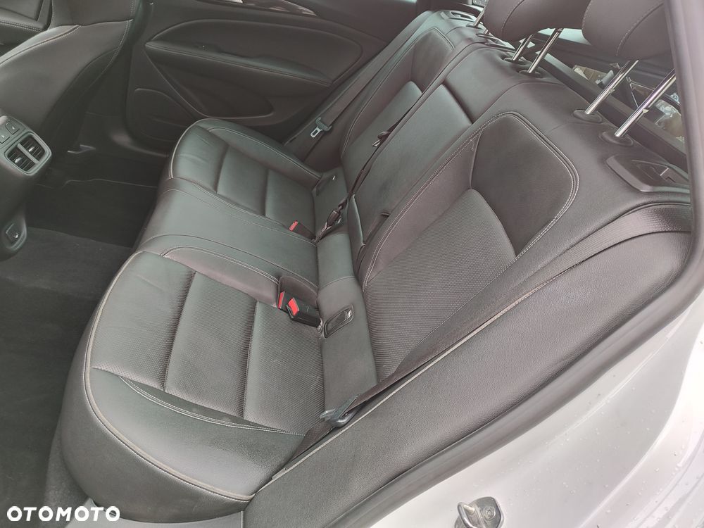 Opel Insignia - 22