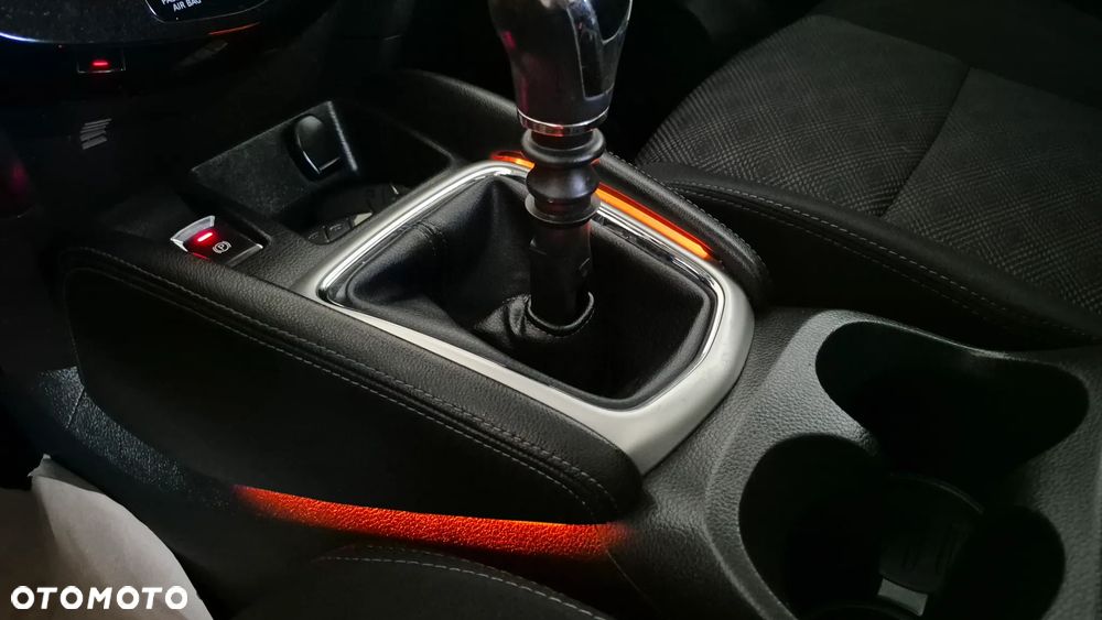 Nissan Qashqai 1.6 dCi N-Connecta - 29