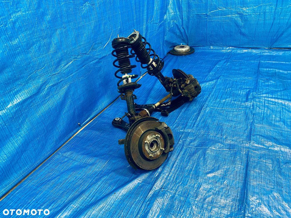 MCPHERSON ZAWIESZENIE ZWROTNICA LEWA PRAWA KOPYTO AMORTYZATOR WAHACZ PÓŁ OŚ PIASTA TARCZA ZACISK KOMPLET LEWY PRAWY PRZÓD PRZEDNIE FORD FIESTA MK7 VII LIFT 1.25BENZYNA 16R ORYGINAŁ - 4