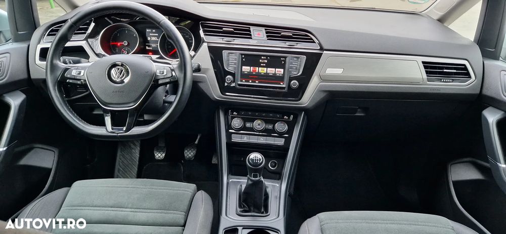 Volkswagen Touran 2.0 TDI SCR UNITED - 16