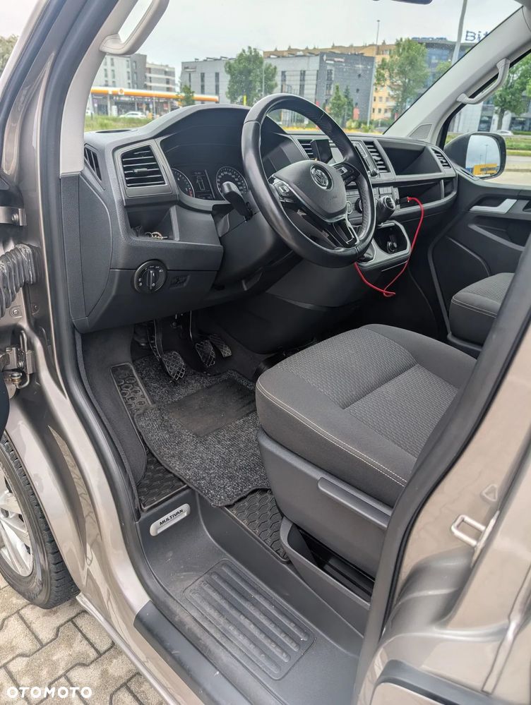 Volkswagen Multivan - 12