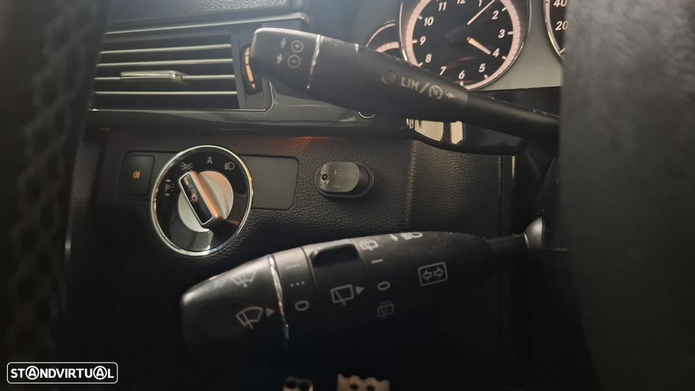 Mercedes-Benz E 200 CDI DPF BlueEFFICIENCY Auto Avantgarde - 46