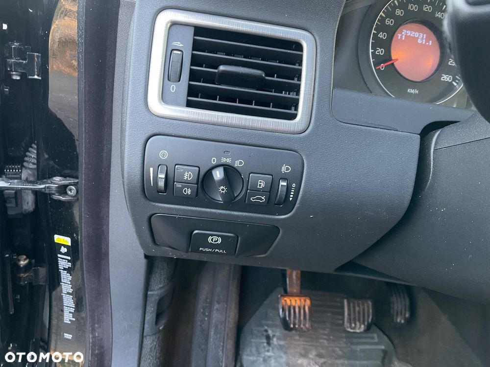 Volvo V70 2.4D Kinetic - 10