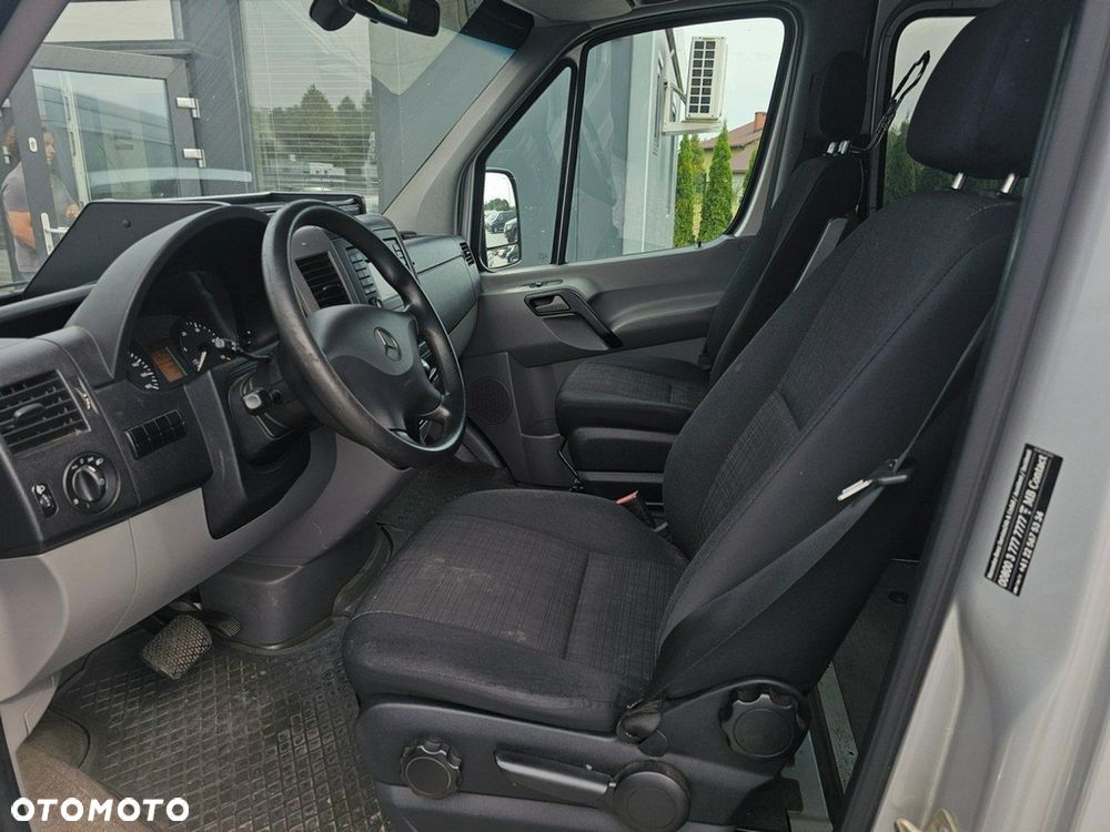 Mercedes-Benz Sprinter - 12