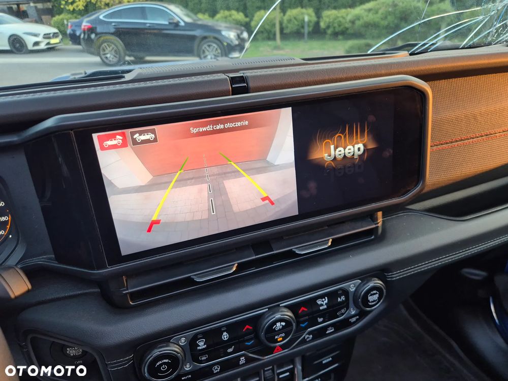 Jeep Wrangler Unlimited GME 2.0 Turbo Sahara - 28