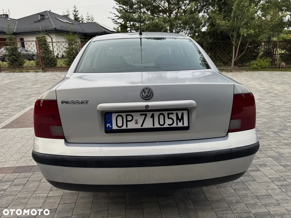 Volkswagen Passat 1.6 GL - 6