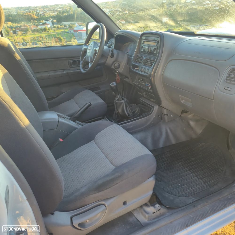 Nissan Pick Up 2.5 DDTi CD Comfort AC 4WD - 6
