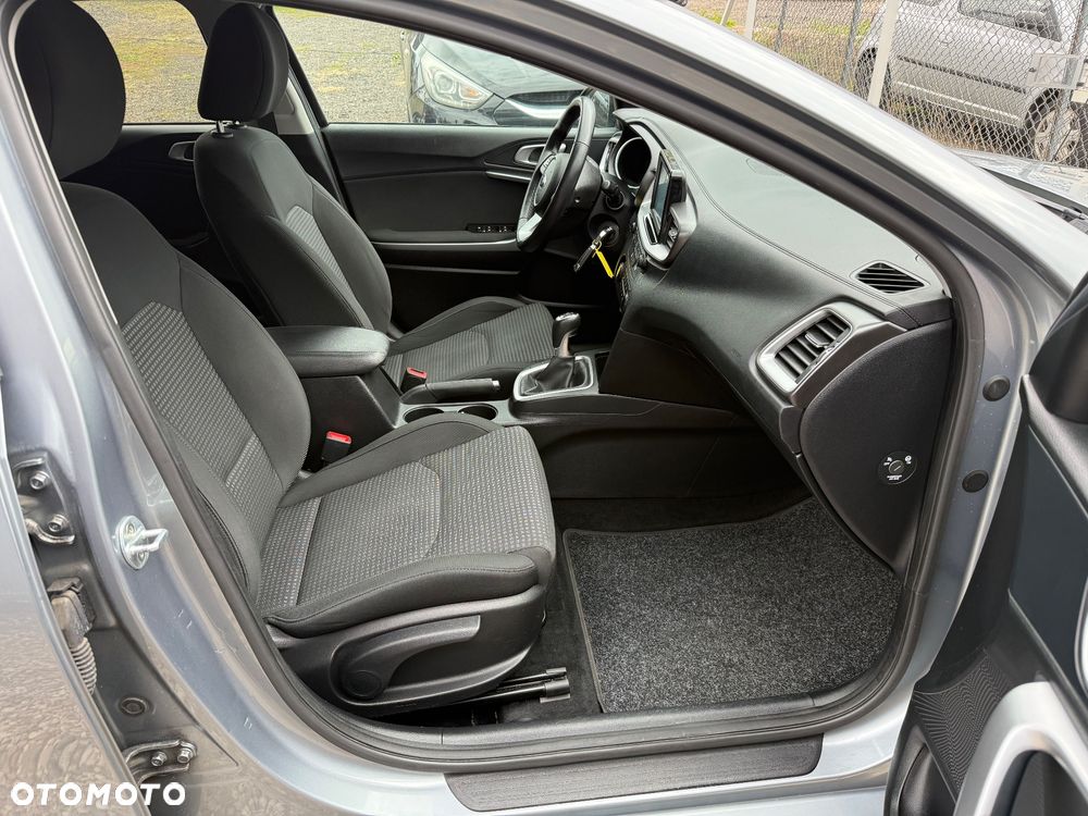 Kia Ceed 1.4 T-GDI L Business Line Plus - 23
