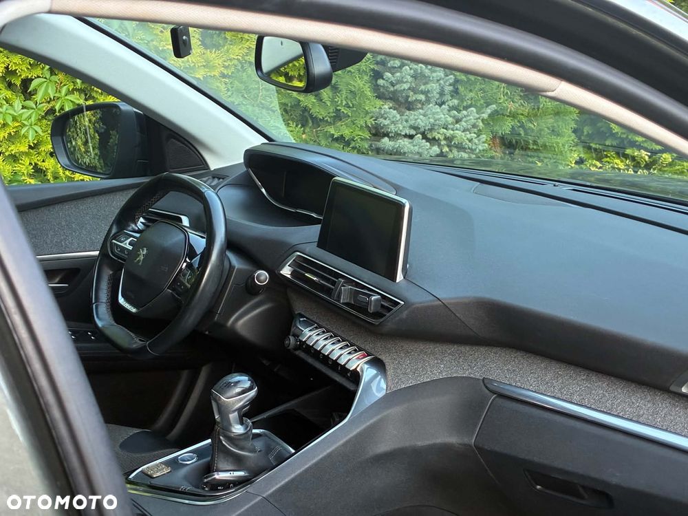Peugeot 3008 1.6 BlueHDi Allure S&S - 10