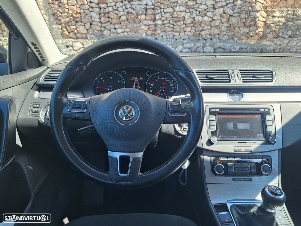 VW Passat Variant 1.6 TDI Edition Con.BM - 9