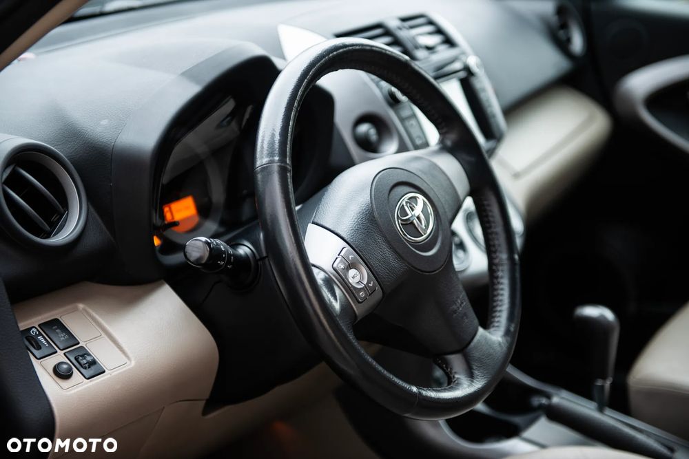 Toyota RAV4 2.0 4x4 Automatik Executive - 16