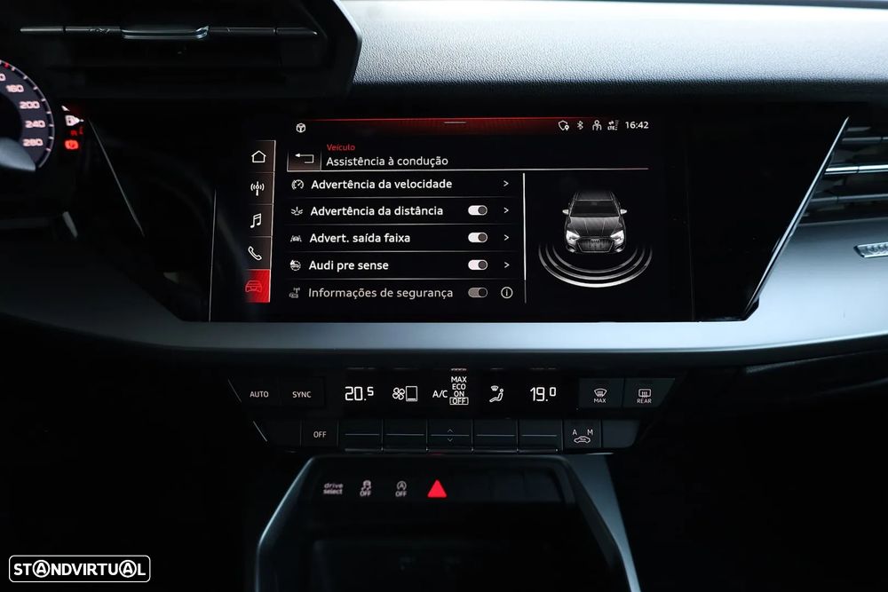 Audi A3 Limousine 30 TDI - 33