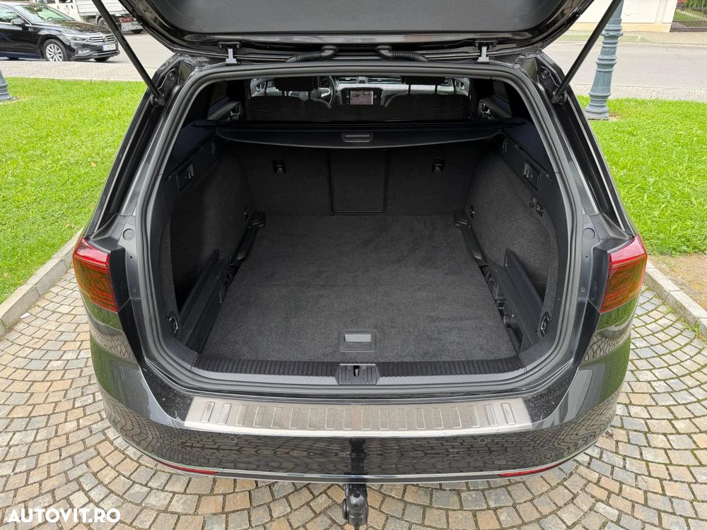 Volkswagen Passat 2.0 TDI SCR DSG Elegance - 32