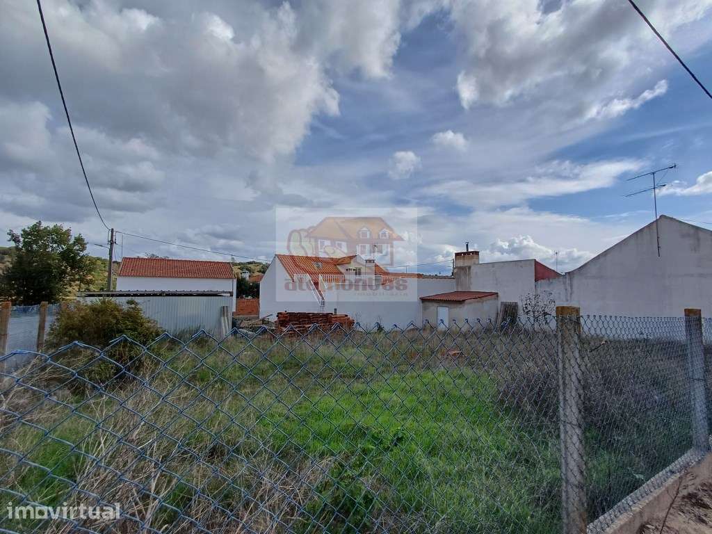 Lote para construção de moradia e piscina - 300 m2 - Grande imagem: 3/7
