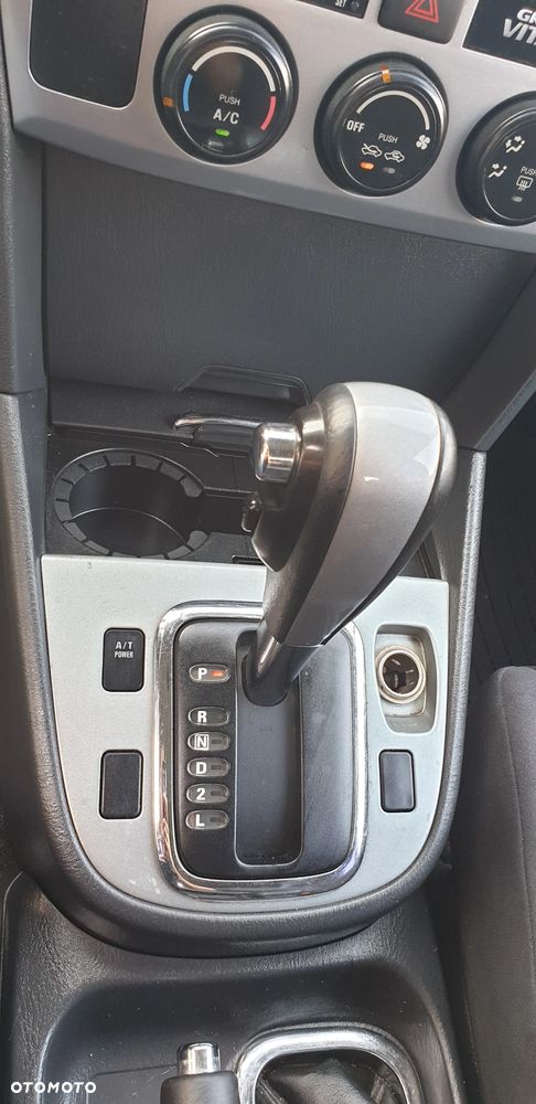 Suzuki Grand Vitara 2.0 - 26