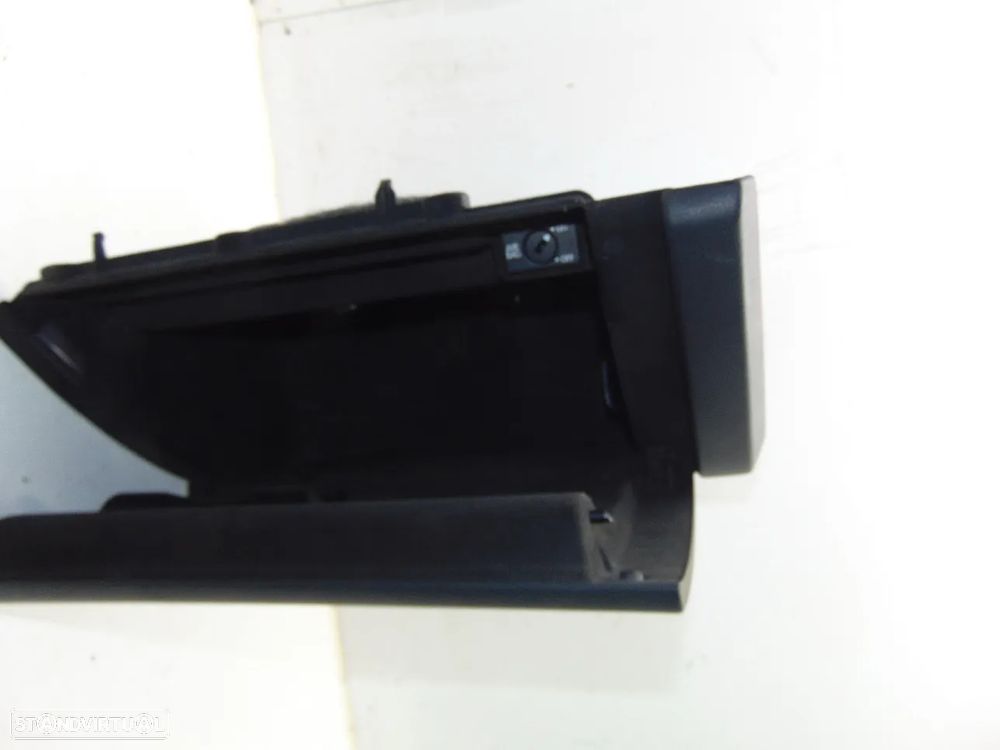 Audi A4 carrinha porta luvas - 7